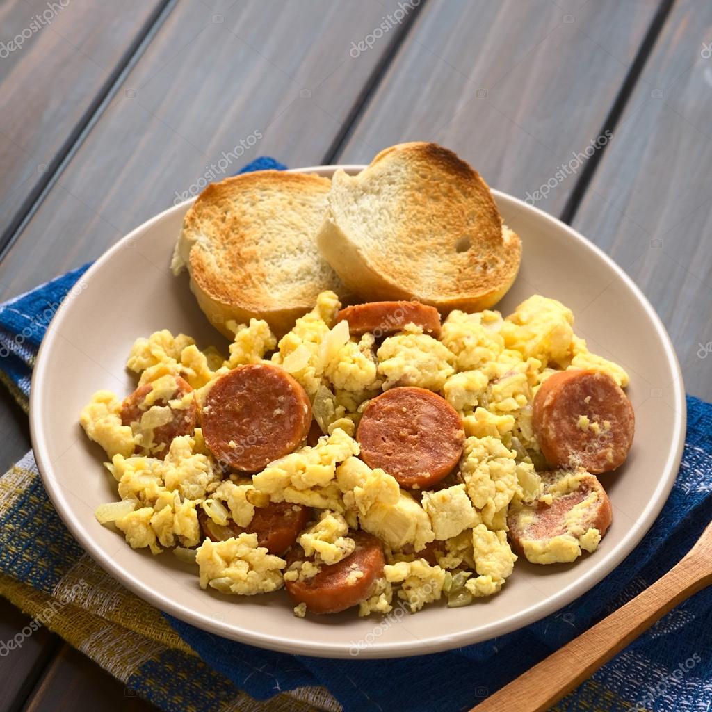 Revuelto de Huevos con Chorizo