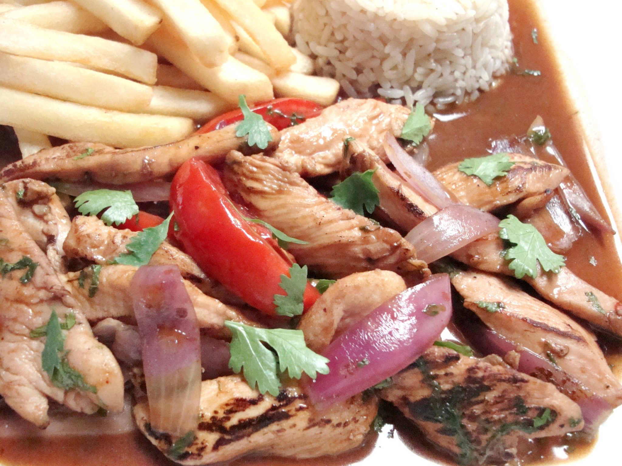 Pollo Saltado